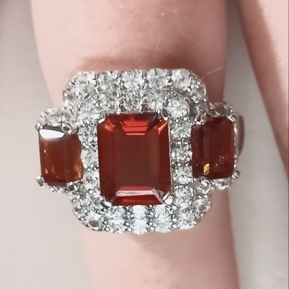 Sterling Silver Cocktail ring, red gemstone sz 7.25